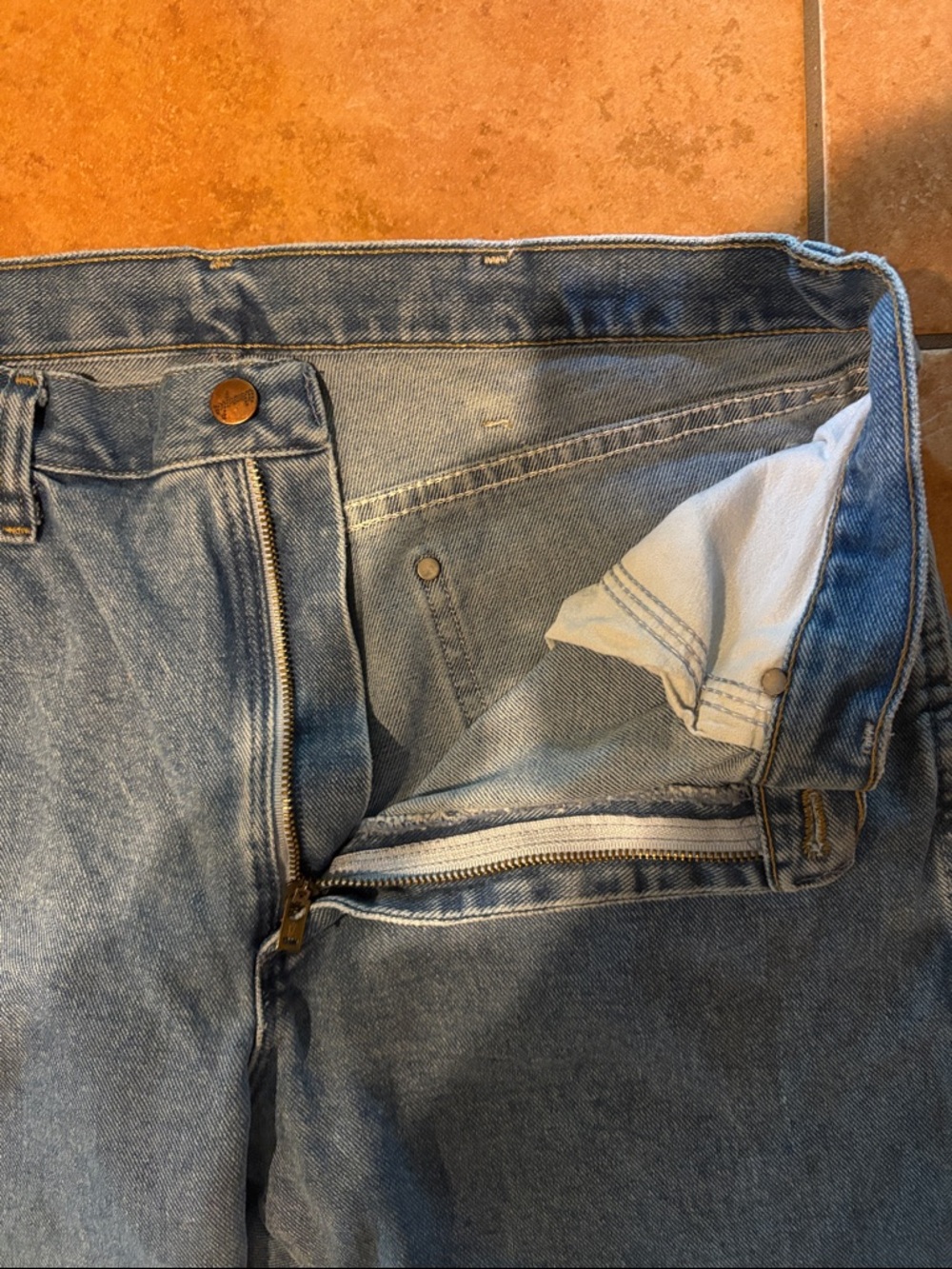 Wrangler Men's Light Blue Straight-Leg Jeans - Picture 9 of 16